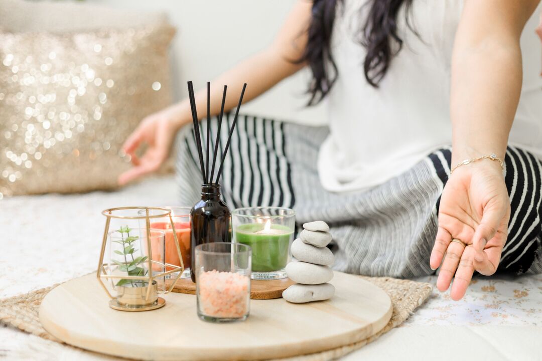 Meditation reduziert die Gedanken über Tabak, die dazu beitragen, eine schlechte Angewohnheit aufzugeben
